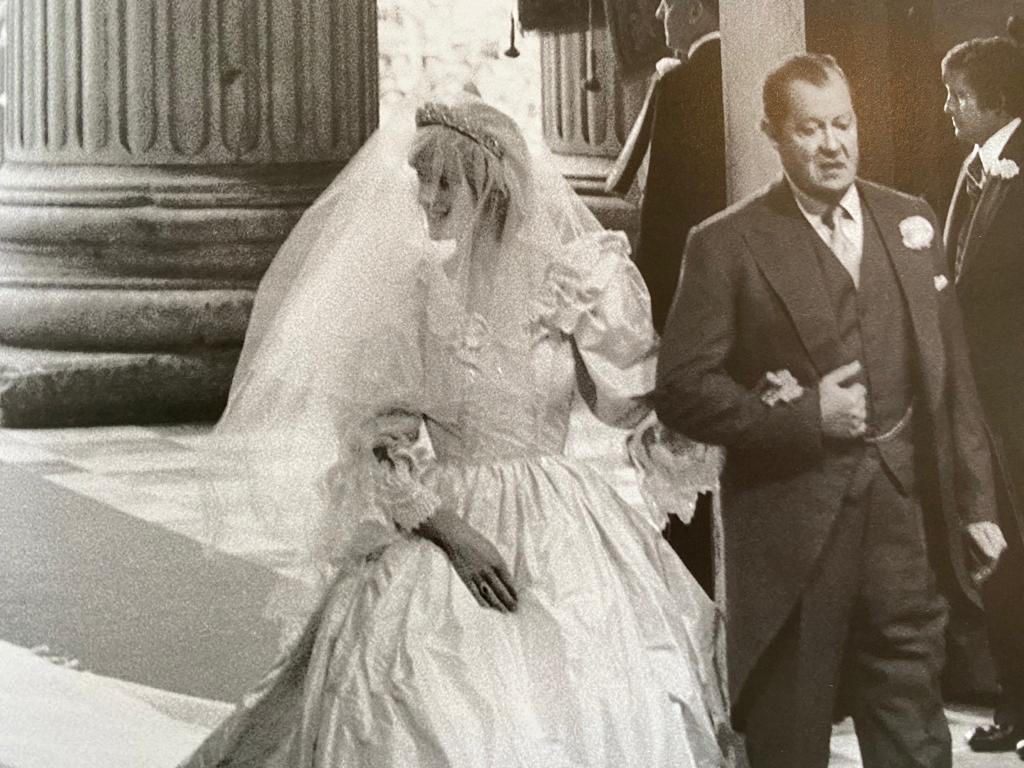 Hand & Lock and Princess Diana - Hand & Lock Hand & Lock and Princess Diana - Hand & Lock